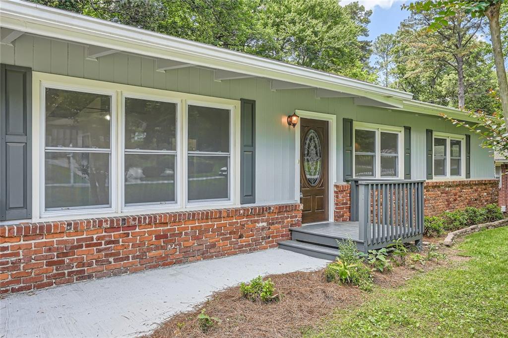 2648 Woodacres Road, Atlanta, Georgia image 2