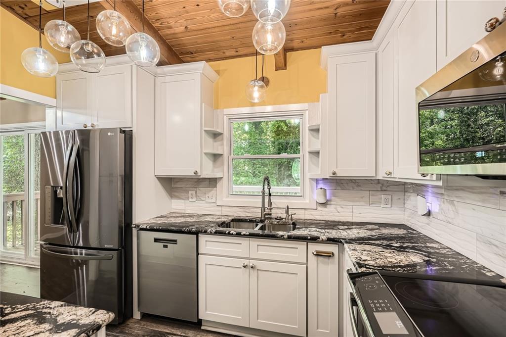 2648 Woodacres Road, Atlanta, Georgia image 10