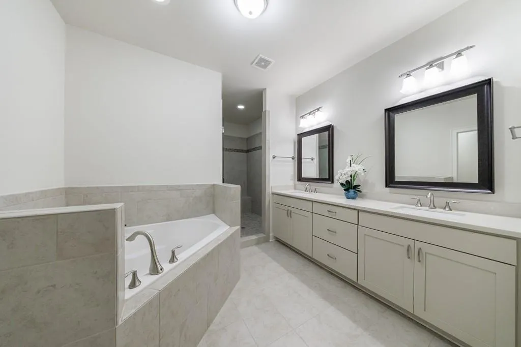 Alpharetta, Georgia 30005, United States, 4 Bedrooms Bedrooms, ,4 BathroomsBathrooms,Residential,Active,29655