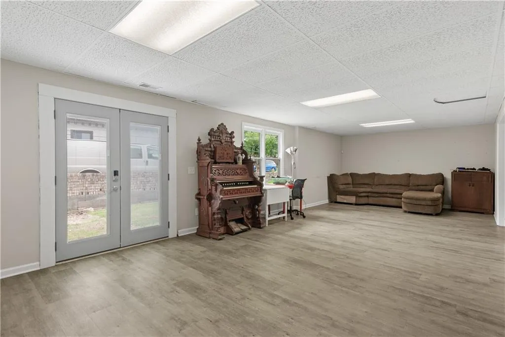 Roswell, Georgia 30075, United States, 5 Bedrooms Bedrooms, ,5 BathroomsBathrooms,Residential,Active,142481