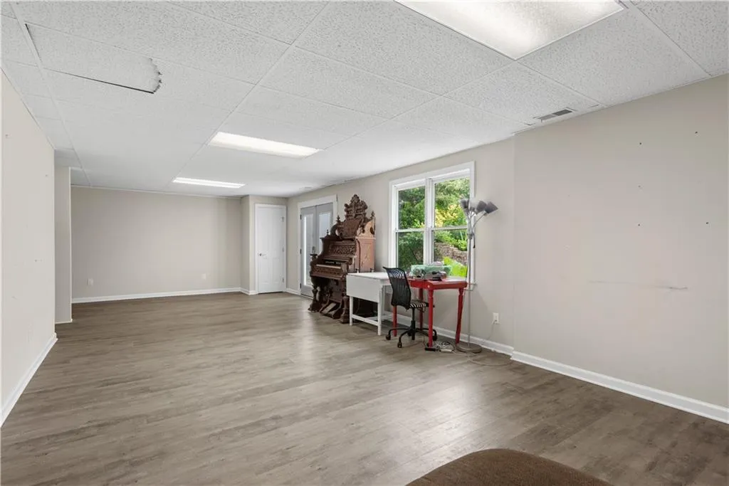 Roswell, Georgia 30075, United States, 5 Bedrooms Bedrooms, ,5 BathroomsBathrooms,Residential,Active,142481