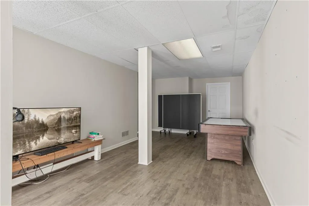 Roswell, Georgia 30075, United States, 5 Bedrooms Bedrooms, ,5 BathroomsBathrooms,Residential,Active,142481