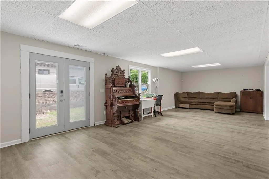 Roswell, Georgia 30075, United States, 5 Bedrooms Bedrooms, ,5 BathroomsBathrooms,Residential,Active,142481