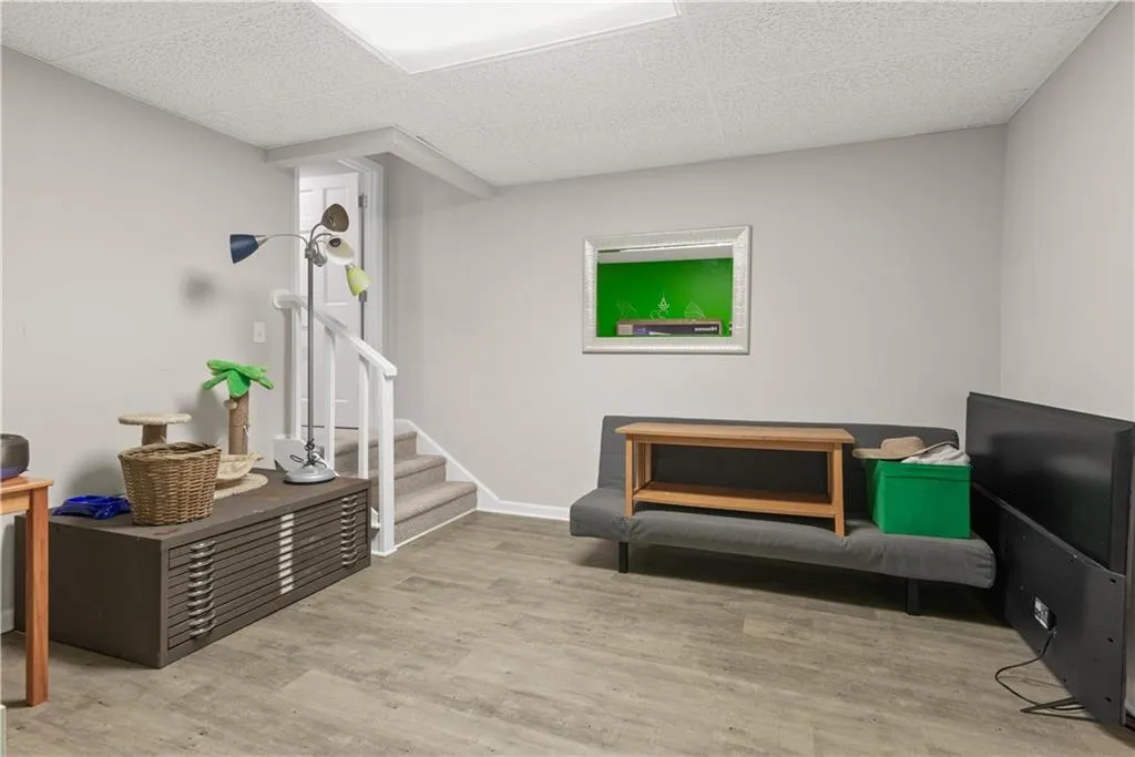 Roswell, Georgia 30075, United States, 5 Bedrooms Bedrooms, ,5 BathroomsBathrooms,Residential,Active,142481