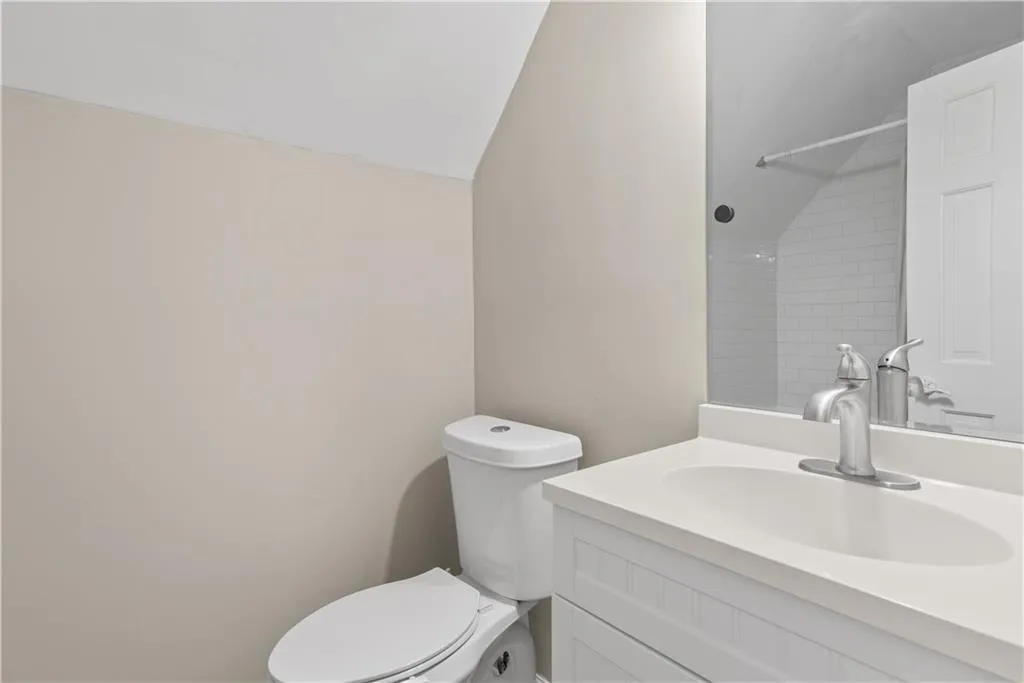 Roswell, Georgia 30075, United States, 5 Bedrooms Bedrooms, ,5 BathroomsBathrooms,Residential,Active,142481