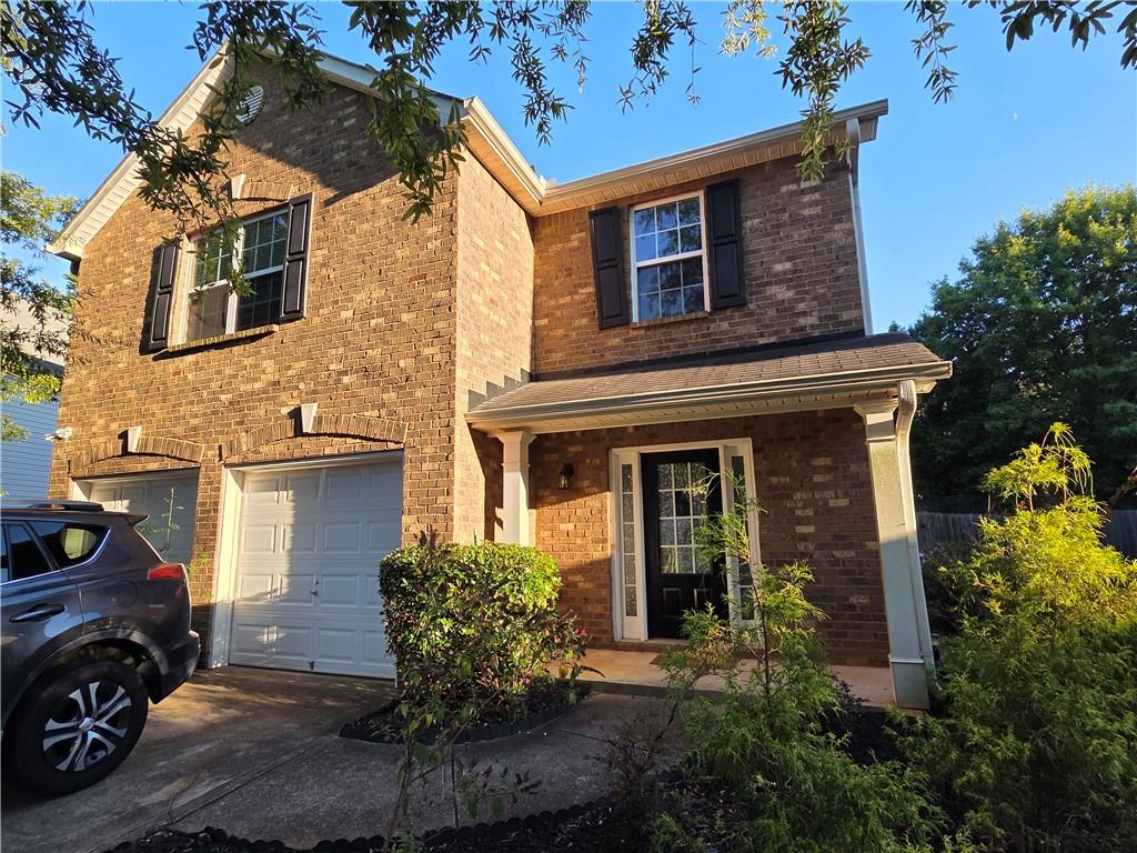 Beautiful and spacious 4 bedrooms , 2.5 bathrooms house with open floor plan concept , hardwood floor throughout 1st floor, and a fully fenced backyard . Conveniently located close to interstate 985 with nearby hospitals, Mall of Georgia, shopping centers, restaurants , parks , and walking distance from falcon training camp.