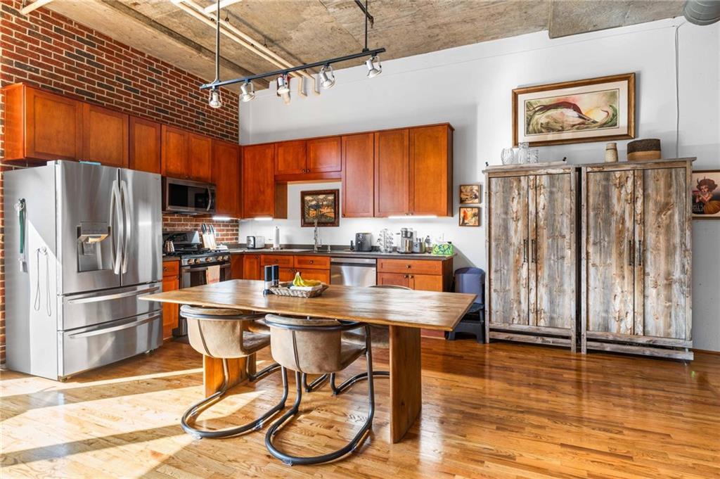 660 Glen Iris Drive NE 210