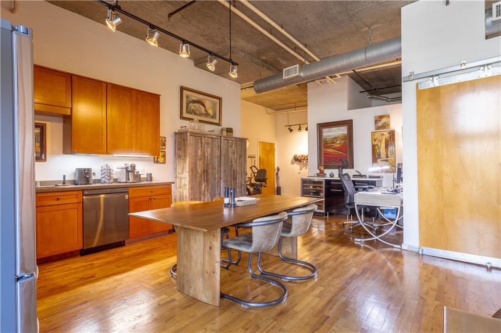 660 Glen Iris Drive NE 210
