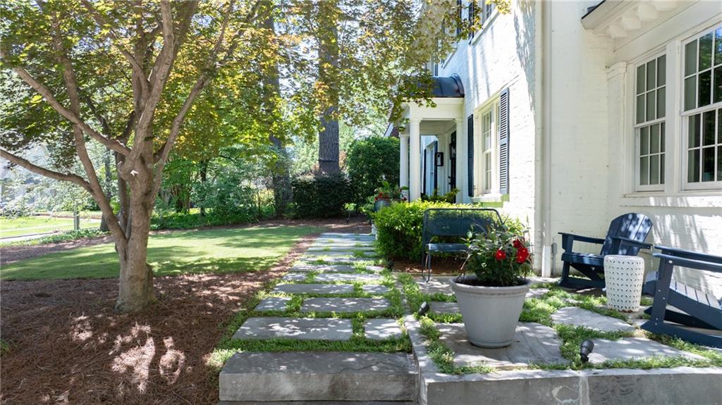 204 Rumson Road NE