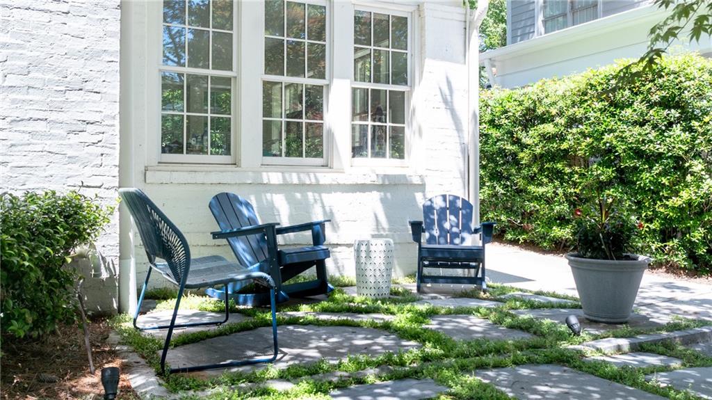 204 Rumson Road NE