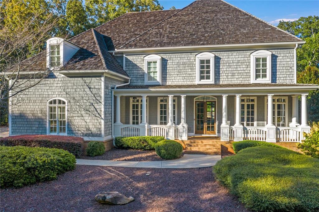 900 Crabapple Hill