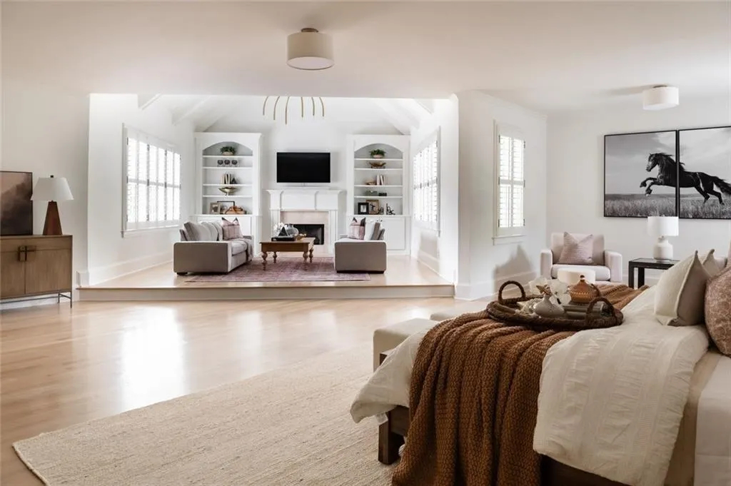 Alpharetta, Georgia 30004, United States, 5 Bedrooms Bedrooms, ,6 BathroomsBathrooms,Residential,Active,222923