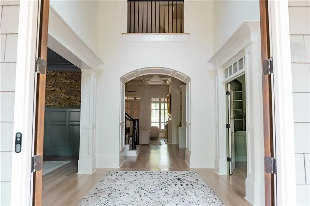 Alpharetta, Georgia 30004, United States, 5 Bedrooms Bedrooms, ,6 BathroomsBathrooms,Residential,Active,222923