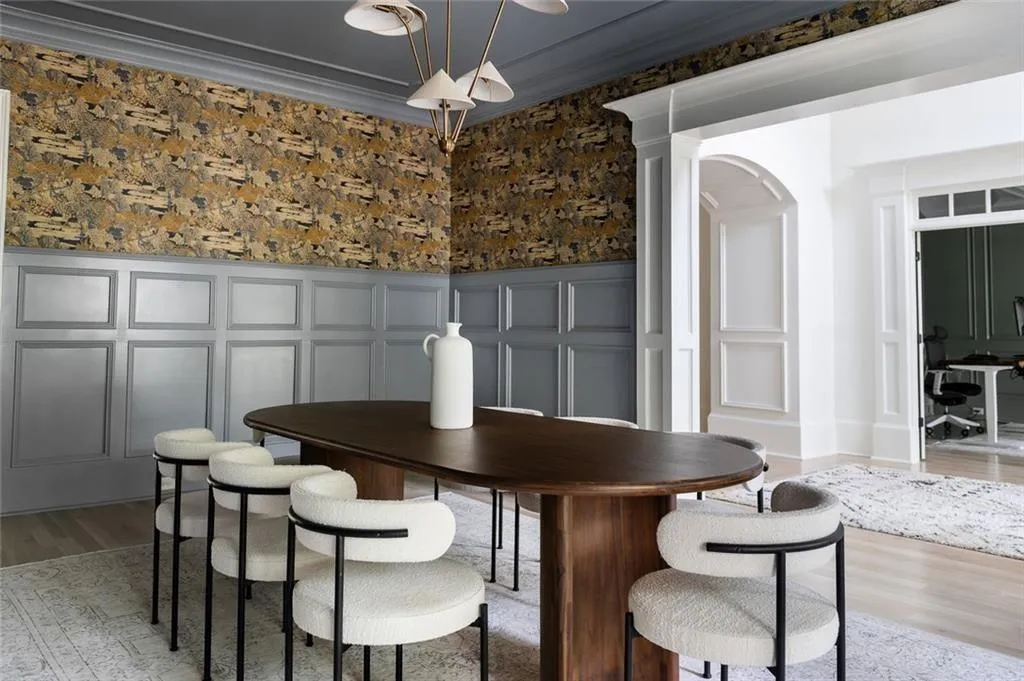 Alpharetta, Georgia 30004, United States, 5 Bedrooms Bedrooms, ,6 BathroomsBathrooms,Residential,Active,222923