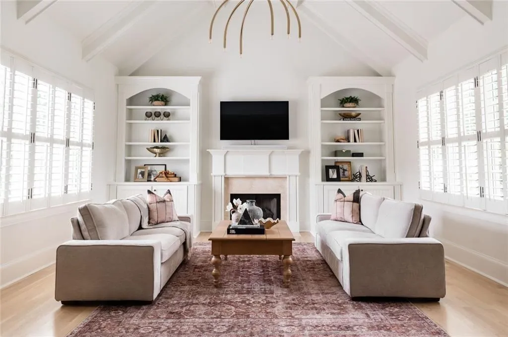 Alpharetta, Georgia 30004, United States, 5 Bedrooms Bedrooms, ,6 BathroomsBathrooms,Residential,Active,222923