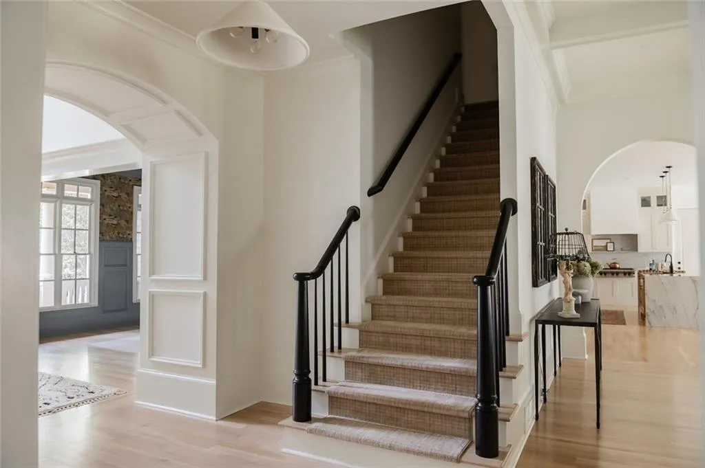 Alpharetta, Georgia 30004, United States, 5 Bedrooms Bedrooms, ,6 BathroomsBathrooms,Residential,Active,222923