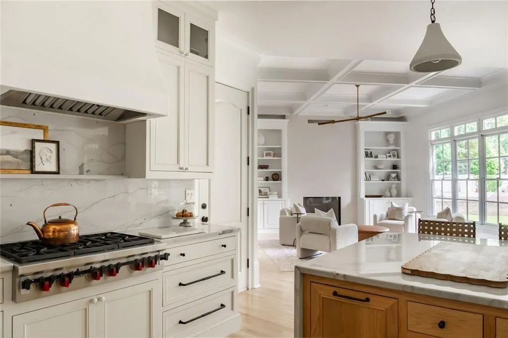 Alpharetta, Georgia 30004, United States, 5 Bedrooms Bedrooms, ,6 BathroomsBathrooms,Residential,Active,222923