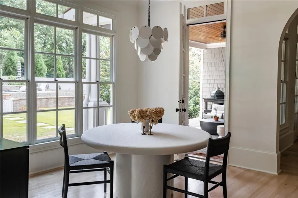 Alpharetta, Georgia 30004, United States, 5 Bedrooms Bedrooms, ,6 BathroomsBathrooms,Residential,Active,222923