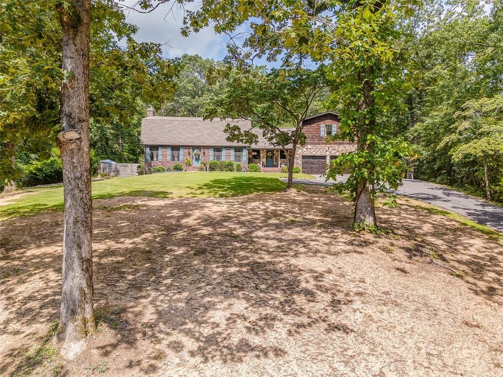 400 RACE HORSE Drive