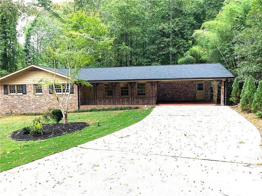 5792 Button Gwinnett Place