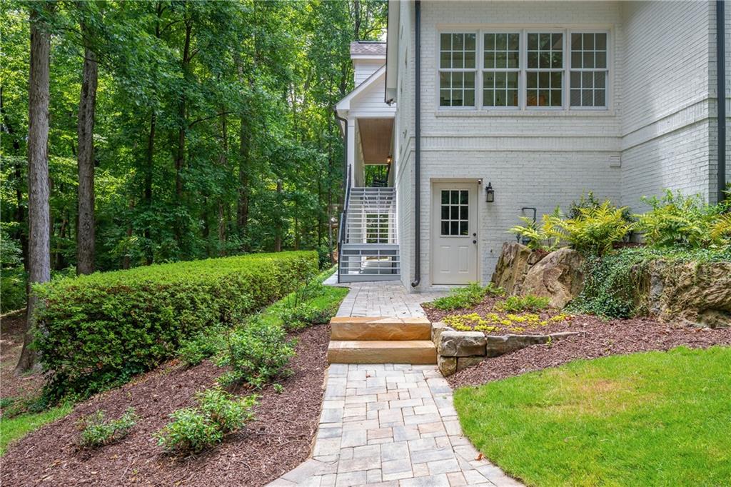 910 Pleasant Hollow Trail