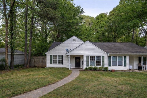 Homes For Sale - 5144 Hill Farm Drive<br/> Cobb County, Woodstock, GA 30188