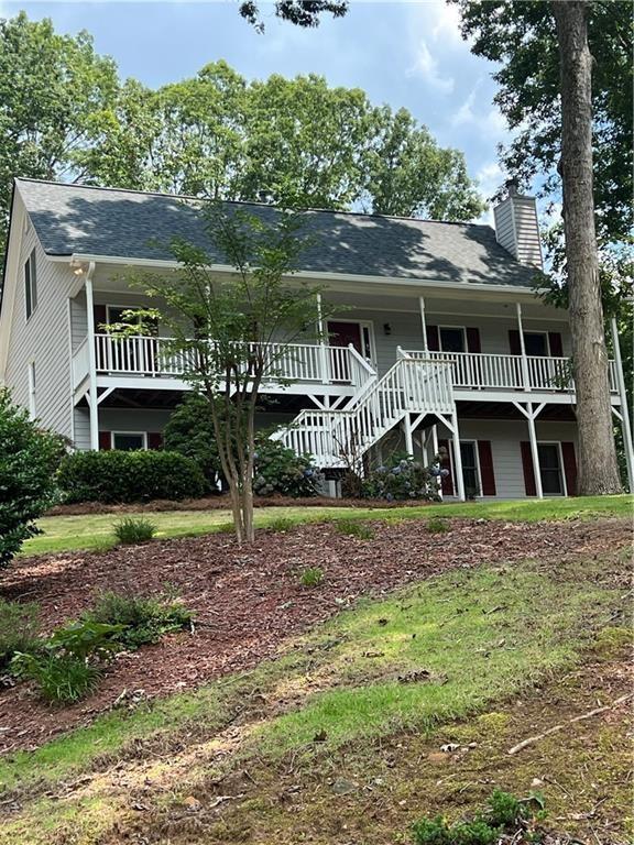 Rare opportunity in one of Dawson County's most established neighborhoods. Just off GA 400 and convenient to everything this 3/3.5 with additional XL Bonus room on the lower level checks a lot of boxes. Swim tennis neighborhood with low HOA. Main level primary with ez access to laundry area. 2 spacious bedrooms upstairs. Living/dining combo area open to kitchen with access to the deck for easy entertaining. Private Back Yard. New Roof 5/2025
