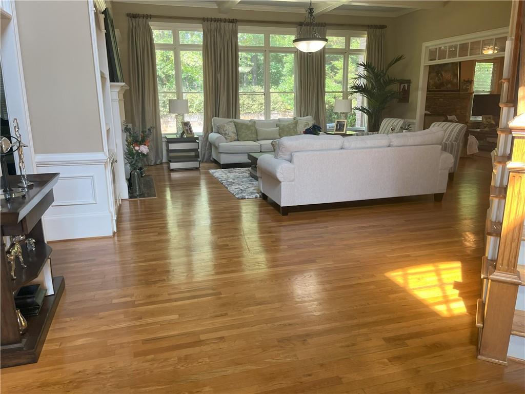 812 Stratford Court