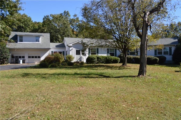 2051 E LAKE RD, MCDONOUGH, GA 30252 - Image 45fdbeaeabdca2447c5e4e9d89651eb3/776275214