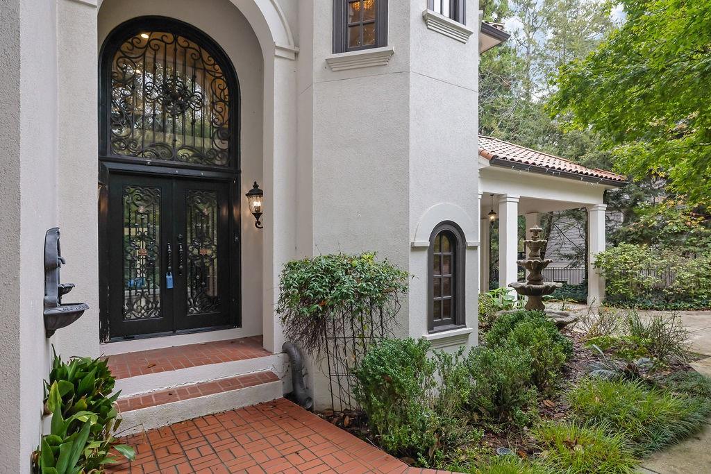 2636 Dobbs Circle NW