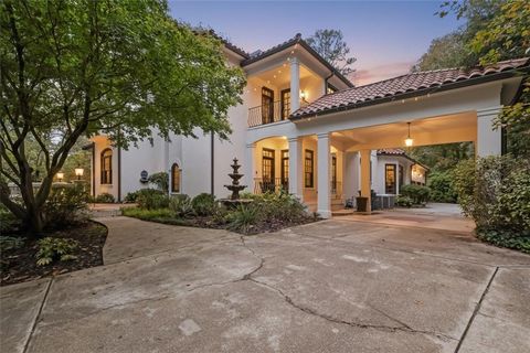 Photo of 2636 Dobbs Circle NW, Atlanta, GA 30327 (MLS # 7672620)