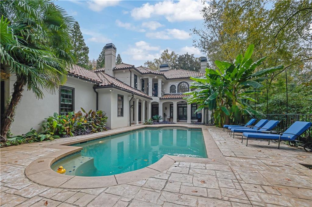 2636 Dobbs Circle NW