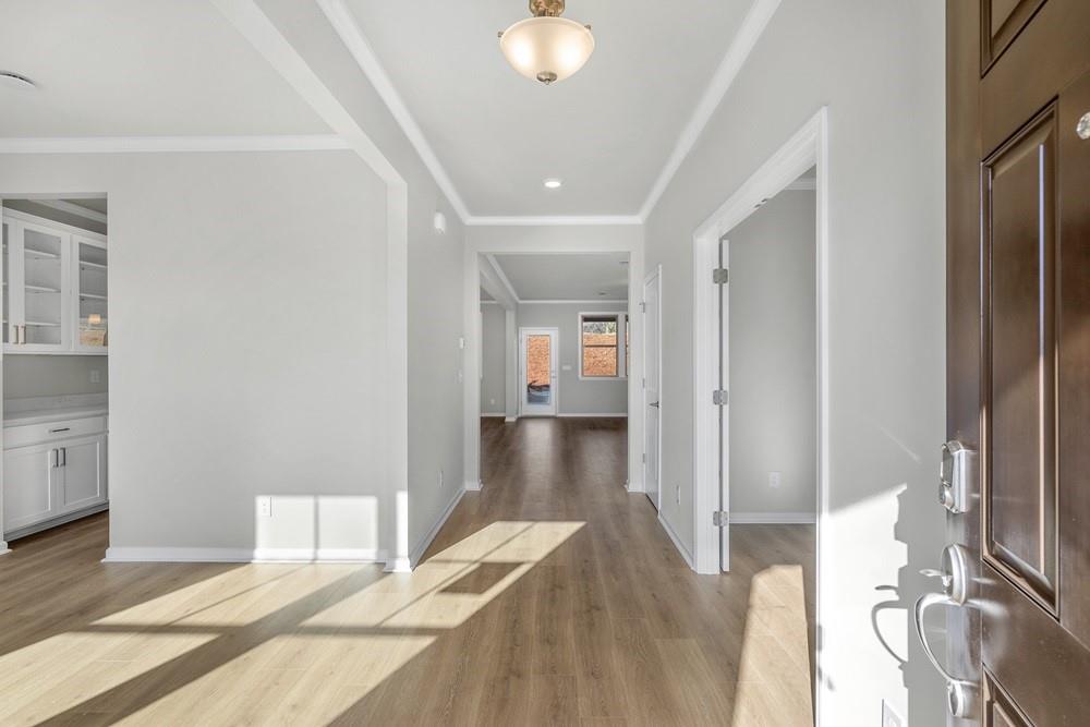 8860 Avonbrook