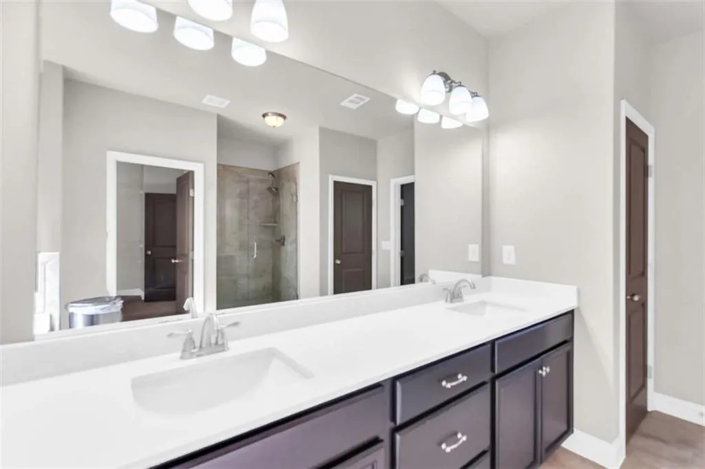 Flowery Branch, Georgia 30542, United States, 5 Bedrooms Bedrooms, ,3 BathroomsBathrooms,Residential,Active,172579