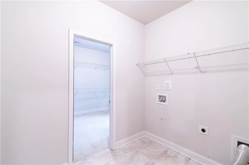 Flowery Branch, Georgia 30542, United States, 5 Bedrooms Bedrooms, ,3 BathroomsBathrooms,Residential,Active,172579