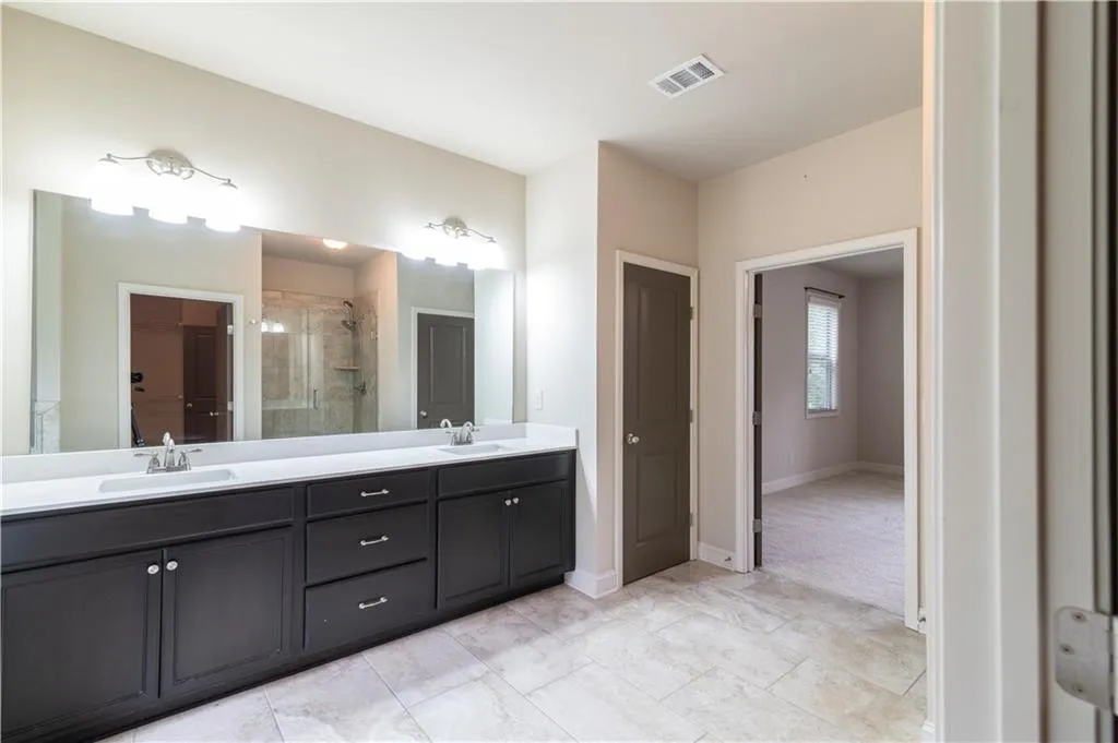 Flowery Branch, Georgia 30542, United States, 5 Bedrooms Bedrooms, ,3 BathroomsBathrooms,Residential,Active,172579