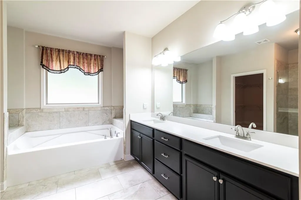 Flowery Branch, Georgia 30542, United States, 5 Bedrooms Bedrooms, ,3 BathroomsBathrooms,Residential,Active,172579