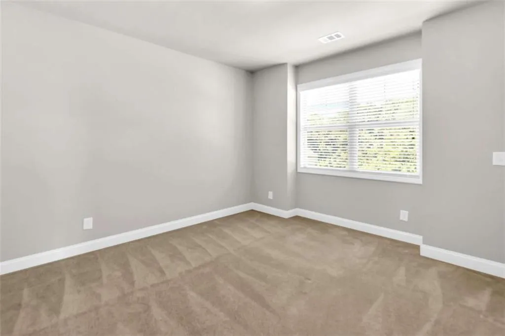 Flowery Branch, Georgia 30542, United States, 5 Bedrooms Bedrooms, ,3 BathroomsBathrooms,Residential,Active,172579