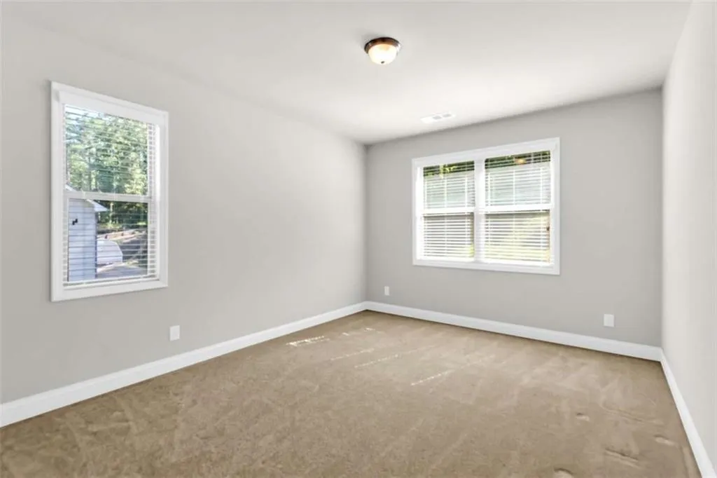 Flowery Branch, Georgia 30542, United States, 5 Bedrooms Bedrooms, ,3 BathroomsBathrooms,Residential,Active,172579