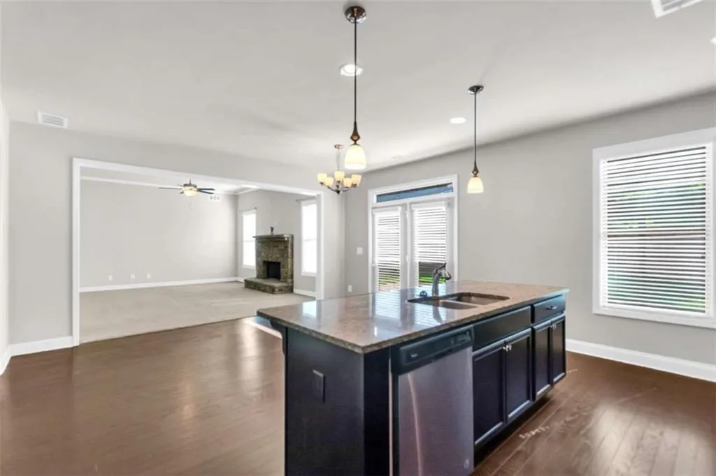 Flowery Branch, Georgia 30542, United States, 5 Bedrooms Bedrooms, ,3 BathroomsBathrooms,Residential,Active,172579