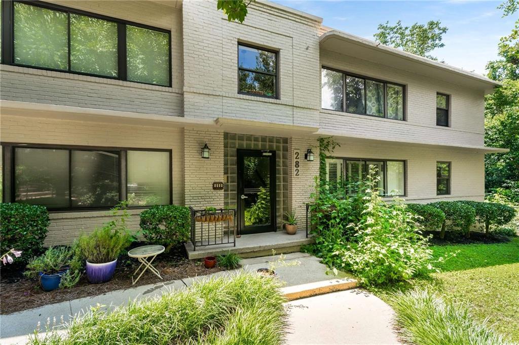 282 Ardmore Circle NW 6