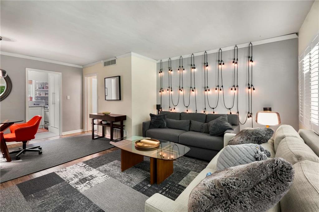 282 Ardmore Circle NW 6
