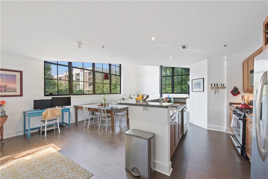 790 North Avenue NE 102