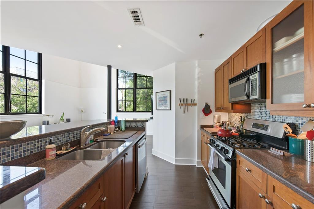 790 North Avenue NE 102