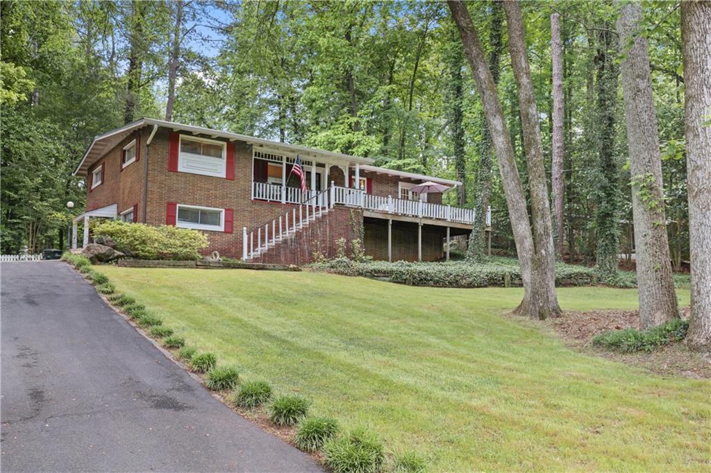 495 Bouldercrest Drive SW