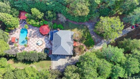 A home in Dacula