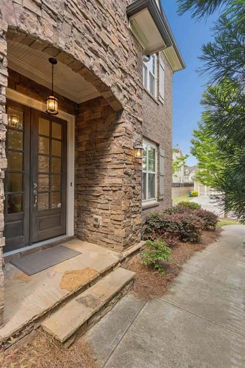 Homes For Sale - 211 Saddle Road<br/> Alpharetta, GA 30009