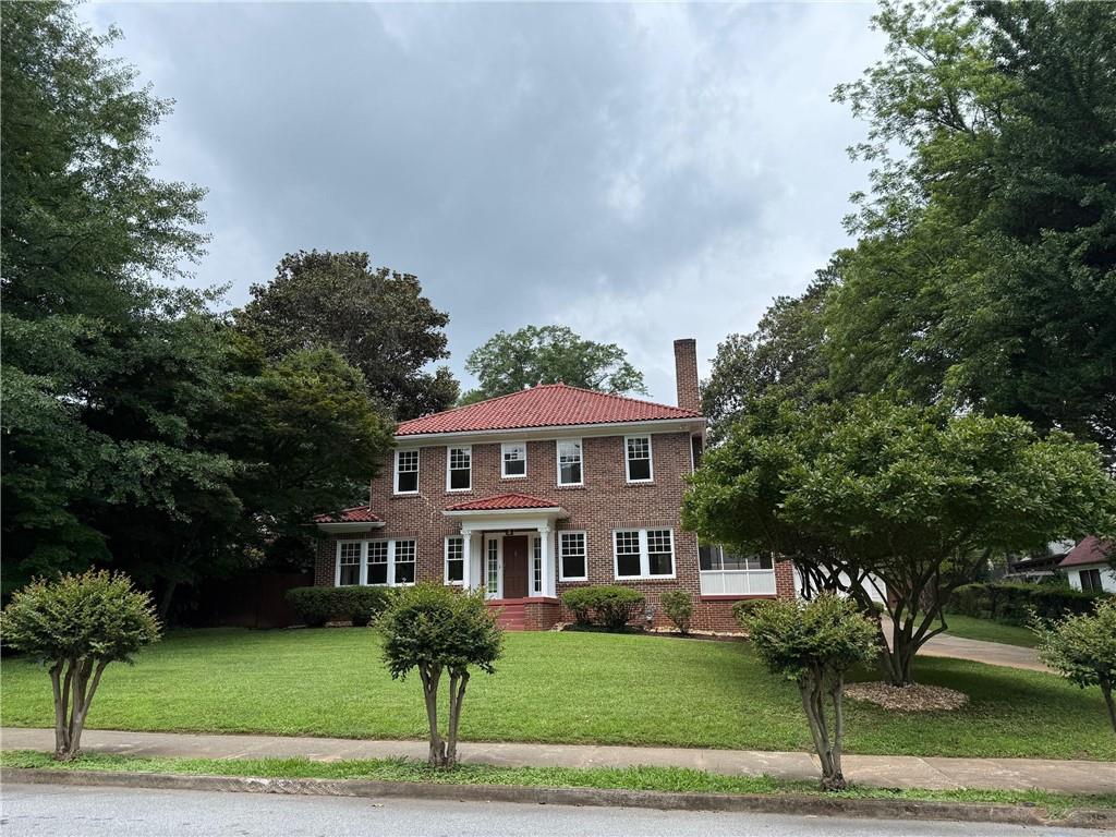 1098 Oakdale Road NE