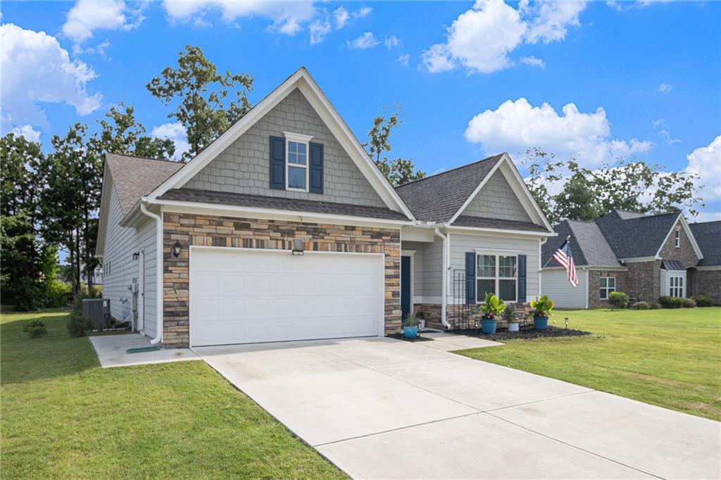 11 Rambling Oaks Drive NE