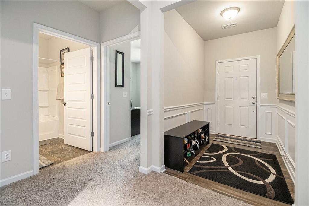 11 Rambling Oaks Drive NE